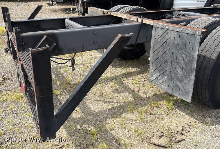 image for item EC4380 2015 Freightliner Business Class M2 truck cab and chassis