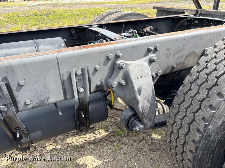 image for item EC4380 2015 Freightliner Business Class M2 truck cab and chassis