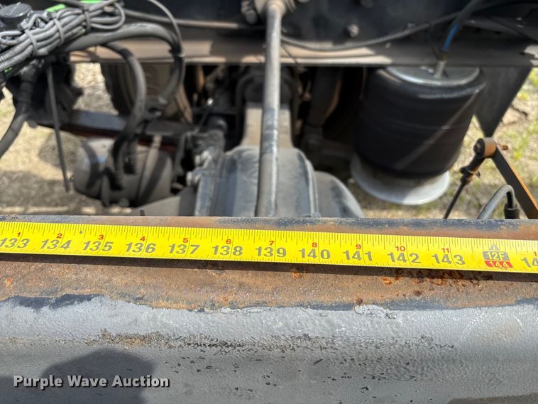 image for item EC4380 2015 Freightliner Business Class M2 truck cab and chassis