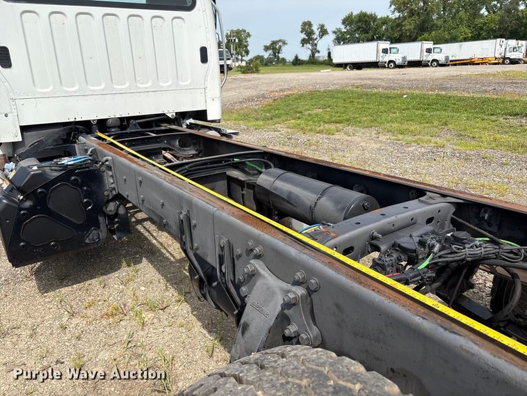 image for item EC4380 2015 Freightliner Business Class M2 truck cab and chassis