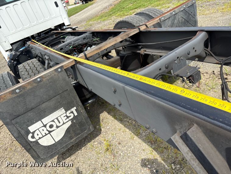 image for item EC4380 2015 Freightliner Business Class M2 truck cab and chassis