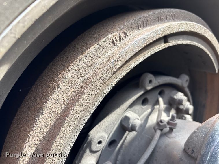 image for item EC4380 2015 Freightliner Business Class M2 truck cab and chassis