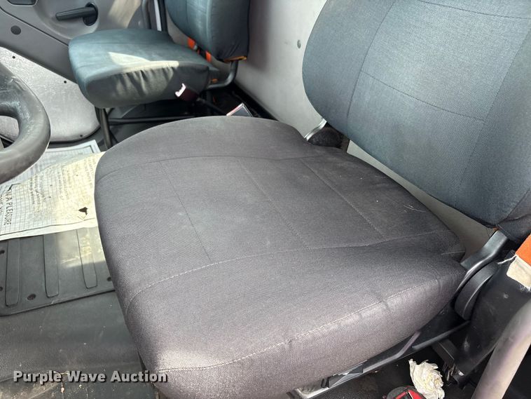 image for item EC4380 2015 Freightliner Business Class M2 truck cab and chassis