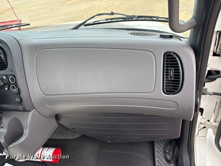 image for item EC4380 2015 Freightliner Business Class M2 truck cab and chassis