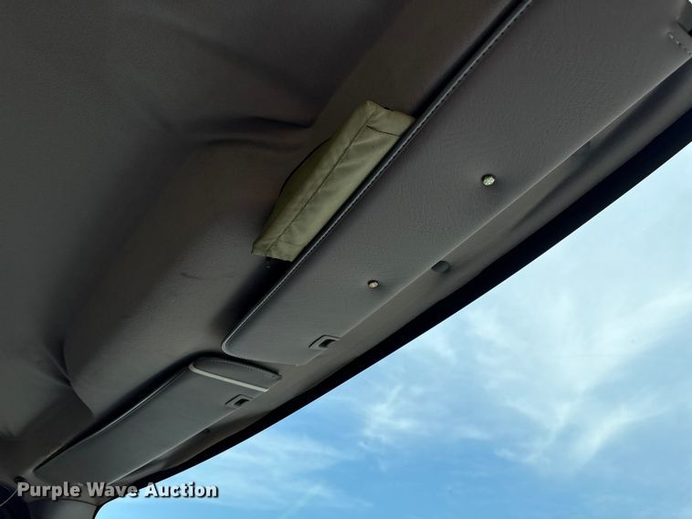 image for item EC4380 2015 Freightliner Business Class M2 truck cab and chassis