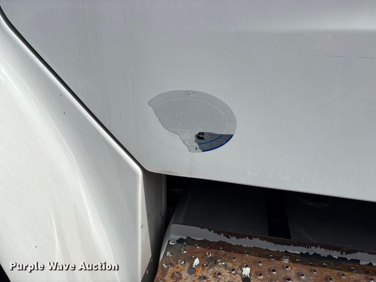 image for item EC4380 2015 Freightliner Business Class M2 truck cab and chassis