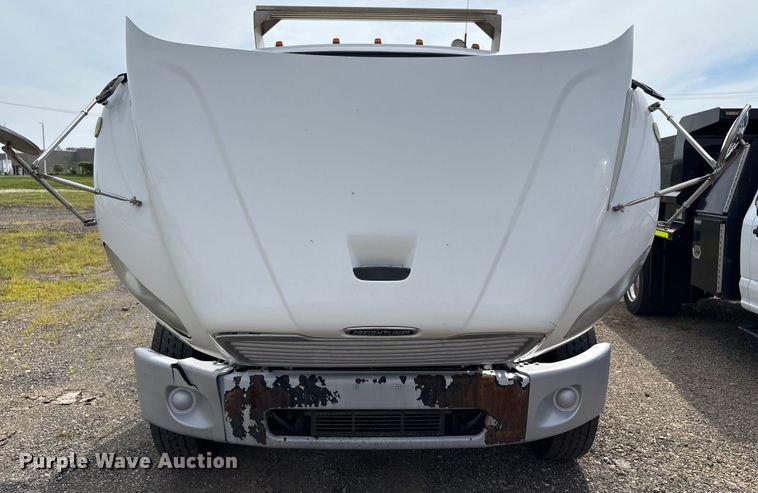 image for item EC4380 2015 Freightliner Business Class M2 truck cab and chassis