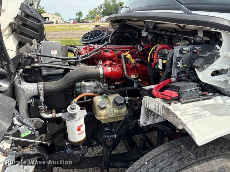 image for item EC4380 2015 Freightliner Business Class M2 truck cab and chassis