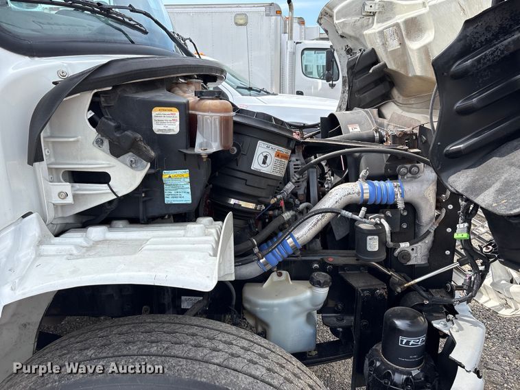 image for item EC4380 2015 Freightliner Business Class M2 truck cab and chassis