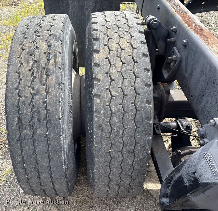 image for item EC4380 2015 Freightliner Business Class M2 truck cab and chassis