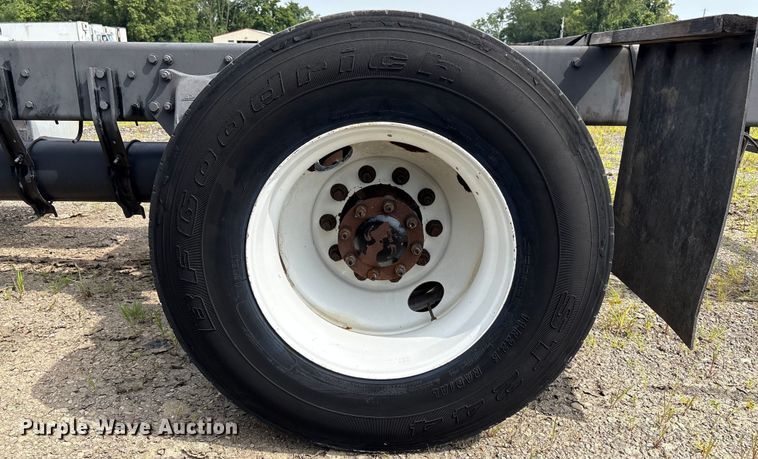 image for item EC4380 2015 Freightliner Business Class M2 truck cab and chassis