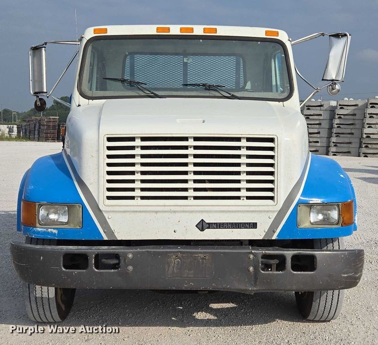 image for item ED2176 1998 International 4700 flatbed truck