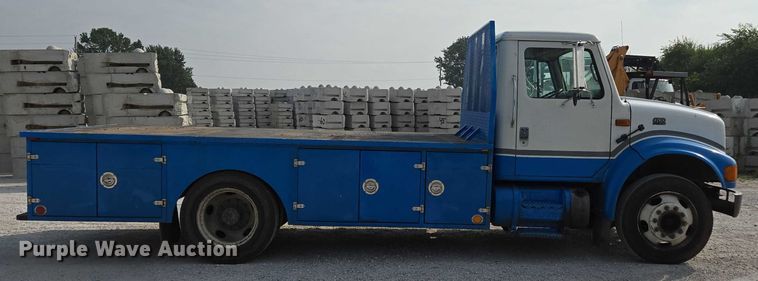 image for item ED2176 1998 International 4700 flatbed truck