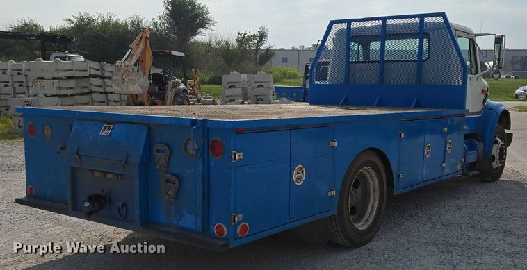 image for item ED2176 1998 International 4700 flatbed truck