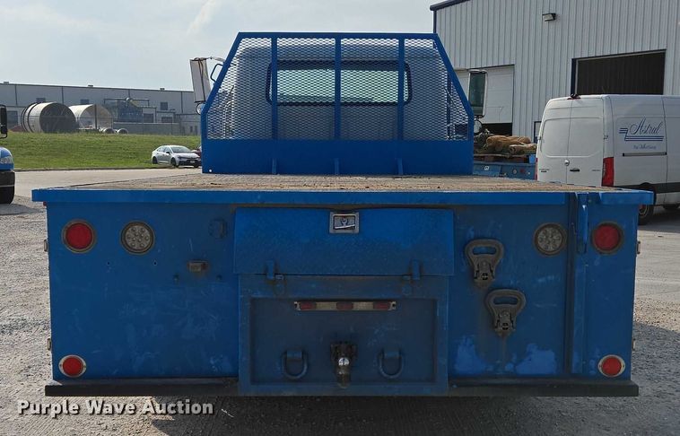 image for item ED2176 1998 International 4700 flatbed truck