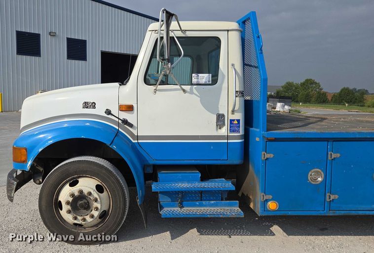 image for item ED2176 1998 International 4700 flatbed truck