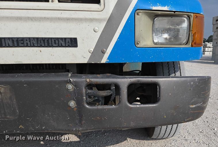 image for item ED2176 1998 International 4700 flatbed truck