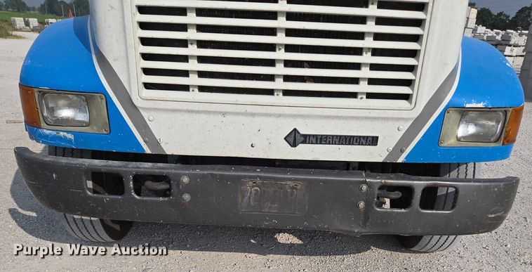 image for item ED2176 1998 International 4700 flatbed truck