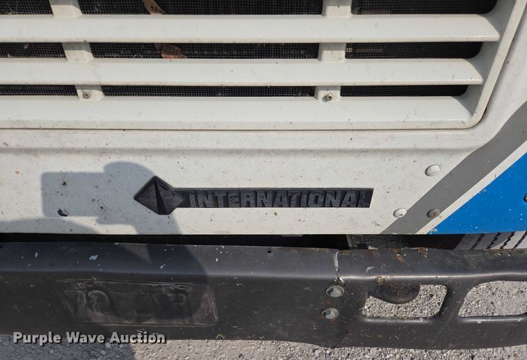 image for item ED2176 1998 International 4700 flatbed truck
