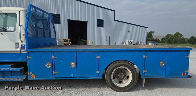 image for item ED2176 1998 International 4700 flatbed truck