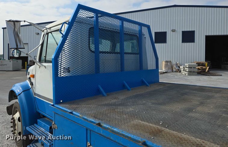 image for item ED2176 1998 International 4700 flatbed truck