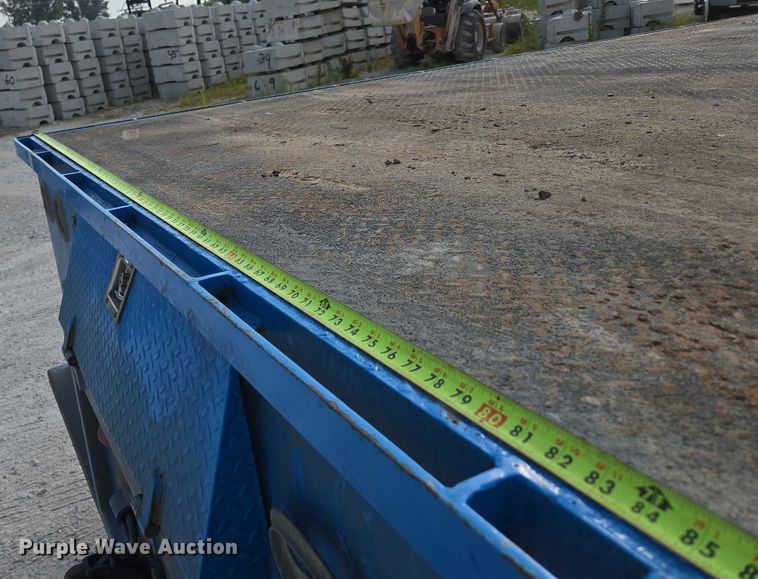 image for item ED2176 1998 International 4700 flatbed truck