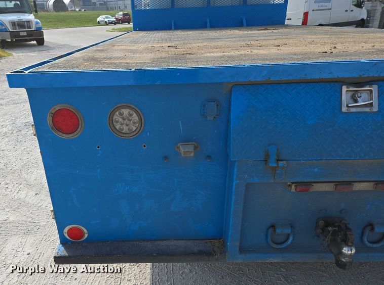 image for item ED2176 1998 International 4700 flatbed truck