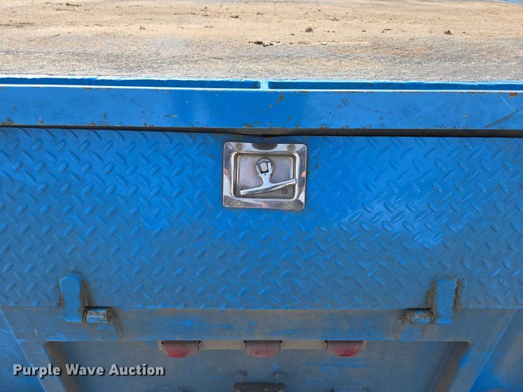 image for item ED2176 1998 International 4700 flatbed truck