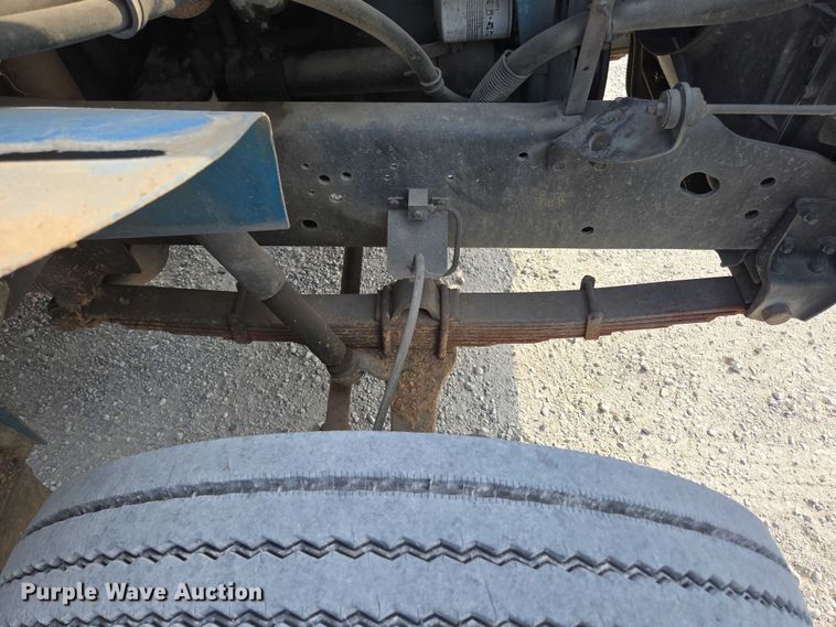 image for item ED2176 1998 International 4700 flatbed truck