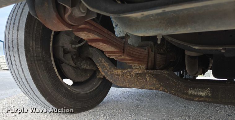 image for item ED2176 1998 International 4700 flatbed truck