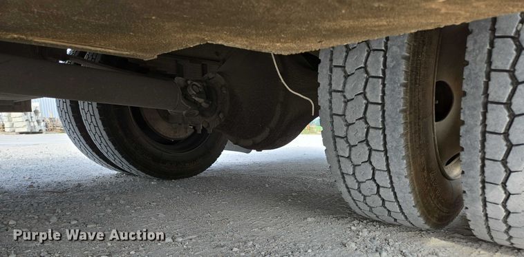 image for item ED2176 1998 International 4700 flatbed truck