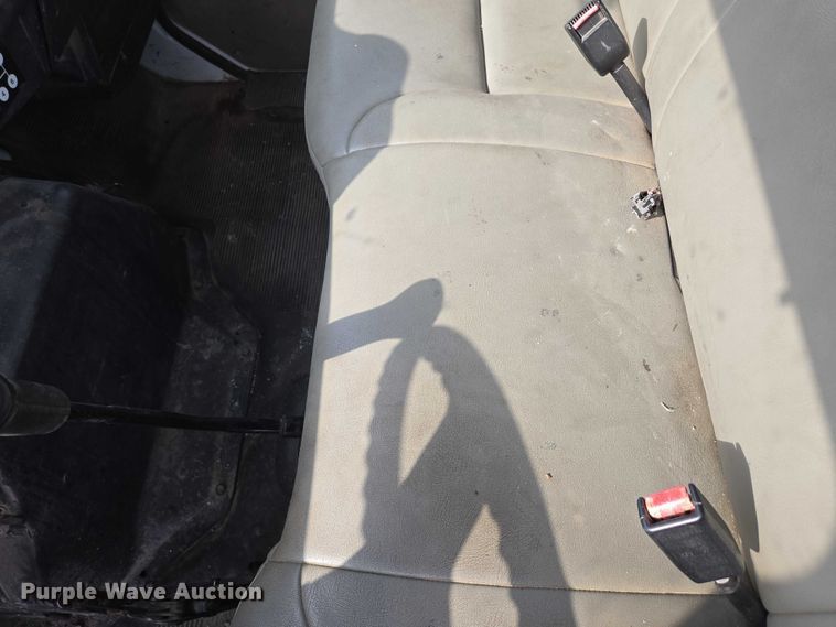 image for item ED2176 1998 International 4700 flatbed truck