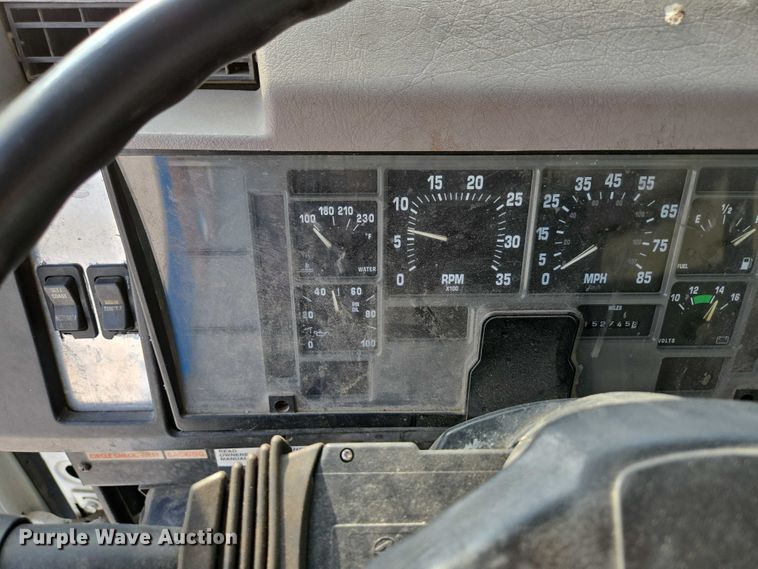 image for item ED2176 1998 International 4700 flatbed truck