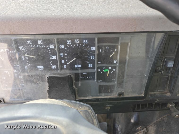 image for item ED2176 1998 International 4700 flatbed truck