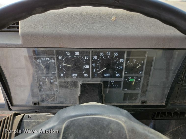 image for item ED2176 1998 International 4700 flatbed truck