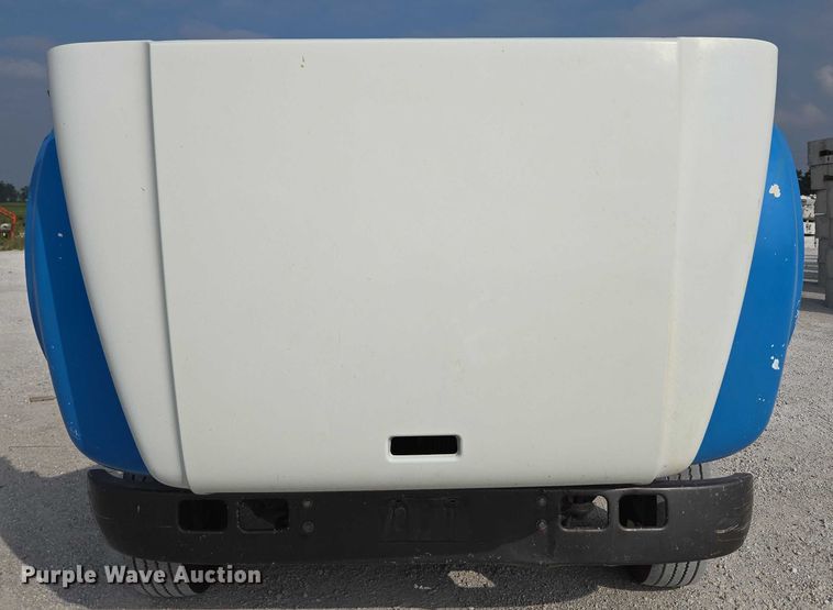 image for item ED2176 1998 International 4700 flatbed truck