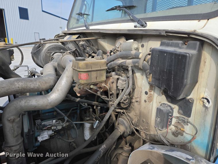 image for item ED2176 1998 International 4700 flatbed truck