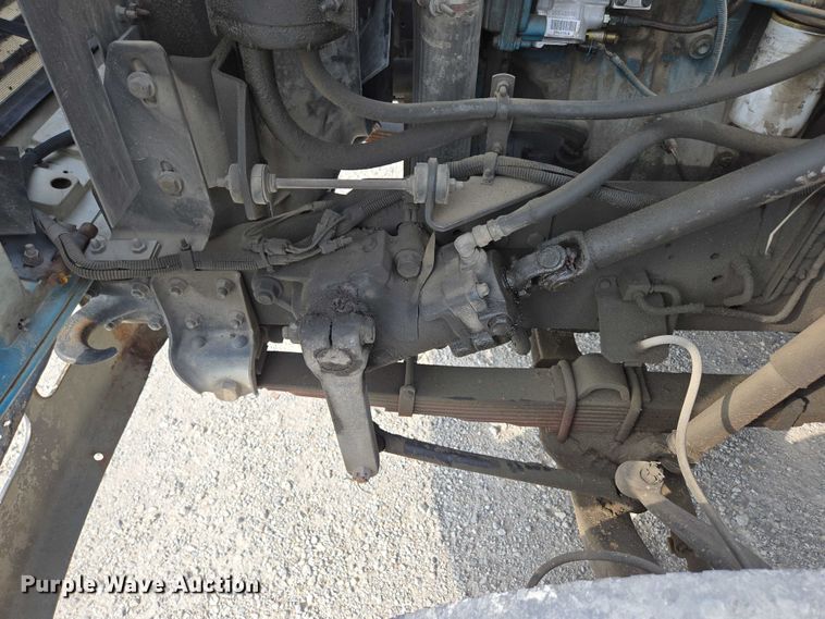 image for item ED2176 1998 International 4700 flatbed truck