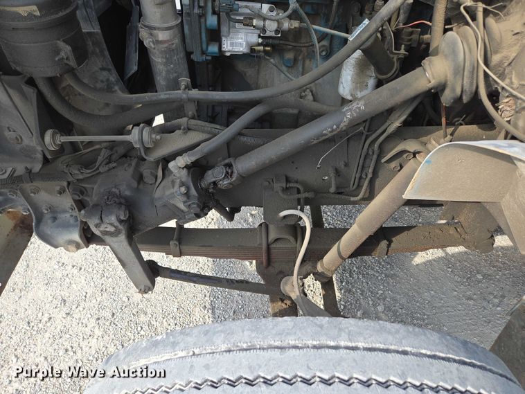 image for item ED2176 1998 International 4700 flatbed truck