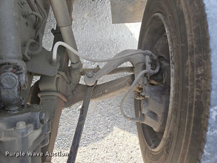 image for item ED2176 1998 International 4700 flatbed truck