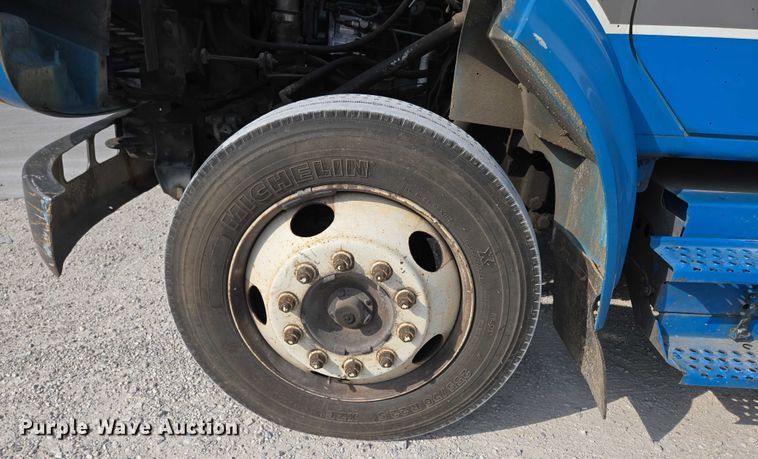 image for item ED2176 1998 International 4700 flatbed truck