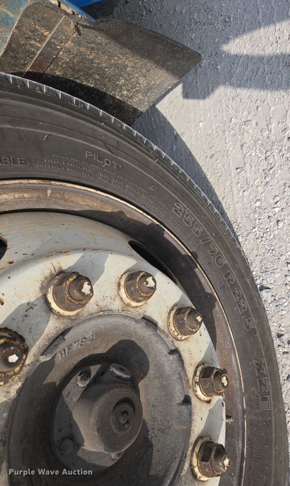 image for item ED2176 1998 International 4700 flatbed truck