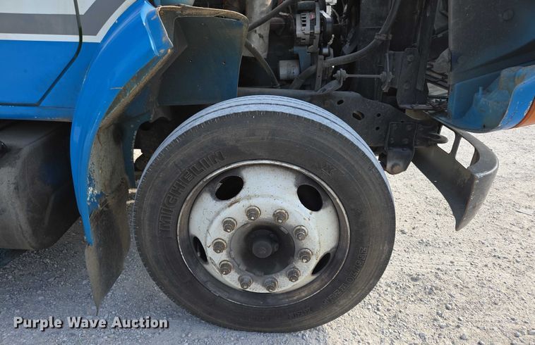 image for item ED2176 1998 International 4700 flatbed truck