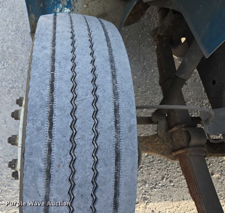 image for item ED2176 1998 International 4700 flatbed truck