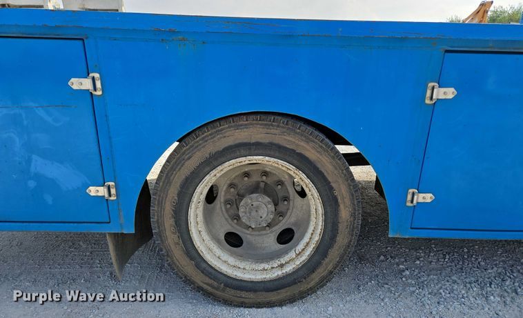 image for item ED2176 1998 International 4700 flatbed truck