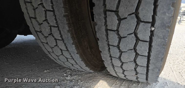 image for item ED2176 1998 International 4700 flatbed truck