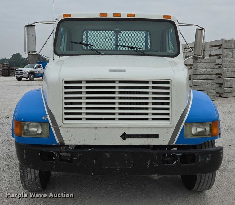 image for item ED2177 2000 International 4700 flatbed truck