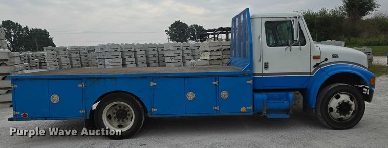 image for item ED2177 2000 International 4700 flatbed truck