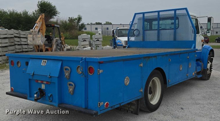 image for item ED2177 2000 International 4700 flatbed truck