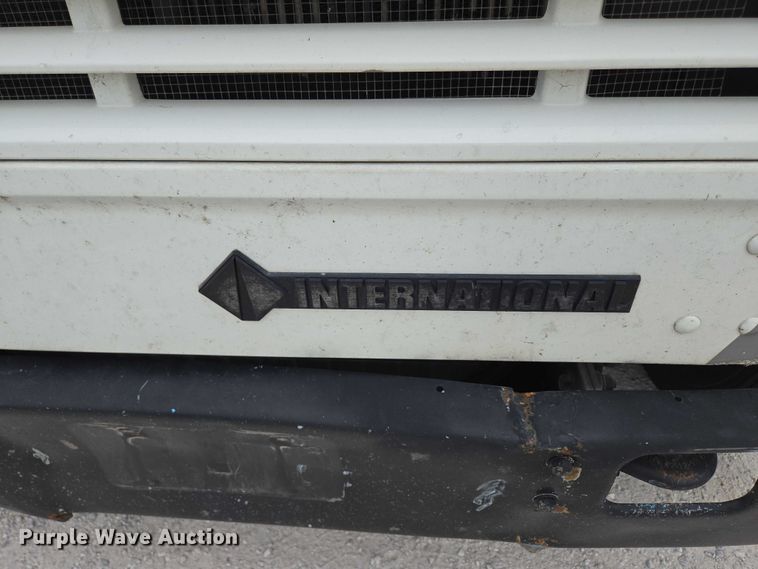 image for item ED2177 2000 International 4700 flatbed truck